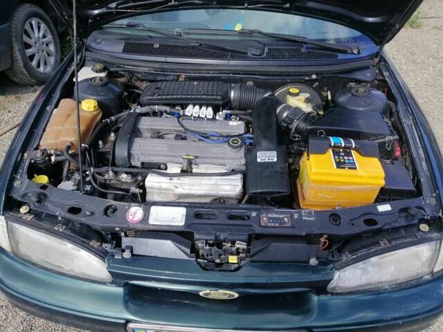 Форд Мондео 1994 в Черновцах на Automoto.ua Зеленый Форд Мондео, объемом двигателя 1.6 л и пробегом 300 тыс. км за 1200 $, фото 1 на Automoto.ua