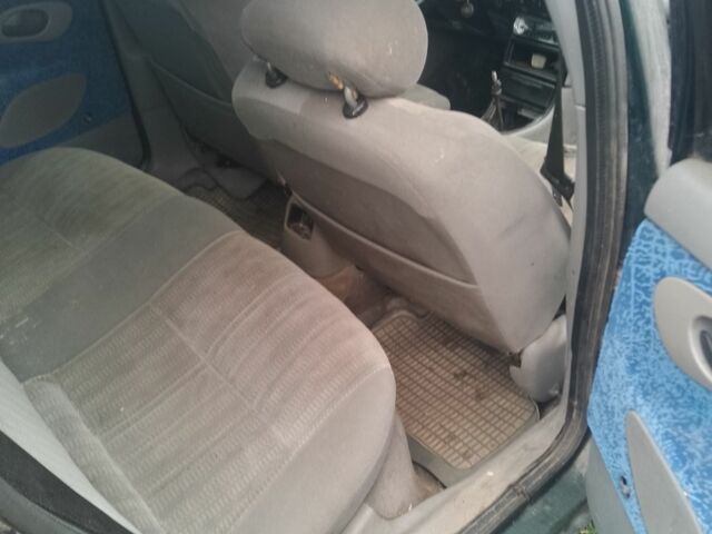 Зелений Форд Мондео, об'ємом двигуна 1.6 л та пробігом 400 тис. км за 643 $, фото 3 на Automoto.ua