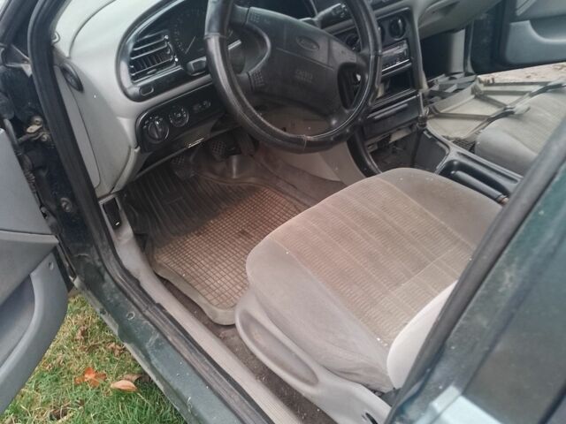 Зелений Форд Мондео, об'ємом двигуна 1.6 л та пробігом 400 тис. км за 643 $, фото 2 на Automoto.ua