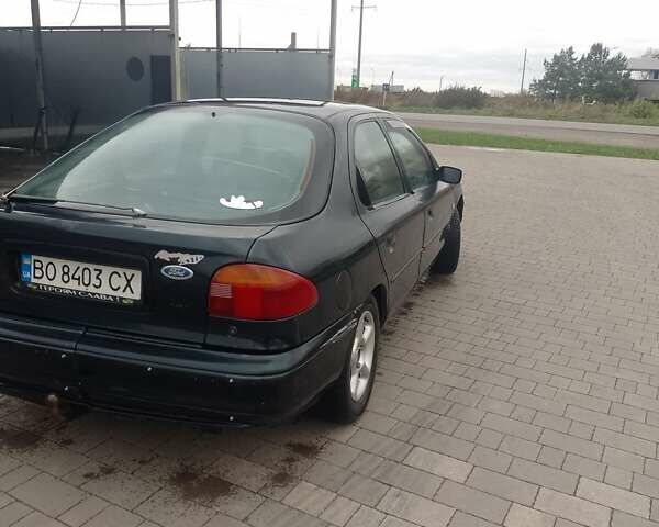 Зеленый Форд Мондео, объемом двигателя 1.6 л и пробегом 300 тыс. км за 1000 $, фото 1 на Automoto.ua