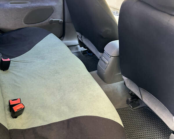 Зелений Форд Мондео, об'ємом двигуна 1.8 л та пробігом 124 тис. км за 2700 $, фото 5 на Automoto.ua