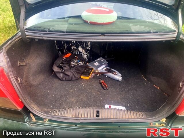 Зеленый Форд Мондео, объемом двигателя 1.8 л и пробегом 430 тыс. км за 3000 $, фото 4 на Automoto.ua