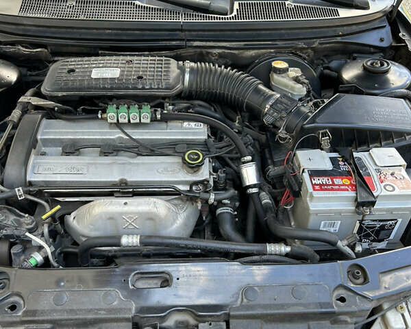 Зелений Форд Мондео, об'ємом двигуна 1.8 л та пробігом 124 тис. км за 2700 $, фото 1 на Automoto.ua