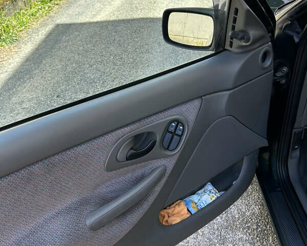 Зелений Форд Мондео, об'ємом двигуна 1.8 л та пробігом 124 тис. км за 2700 $, фото 8 на Automoto.ua