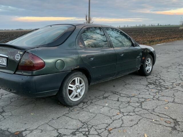 Форд Мондео 1997 в Глобино на Automoto.ua Зеленый Форд Мондео, объемом двигателя 1.8 л и пробегом 352 тыс. км за 720 $, фото 2 на Automoto.ua