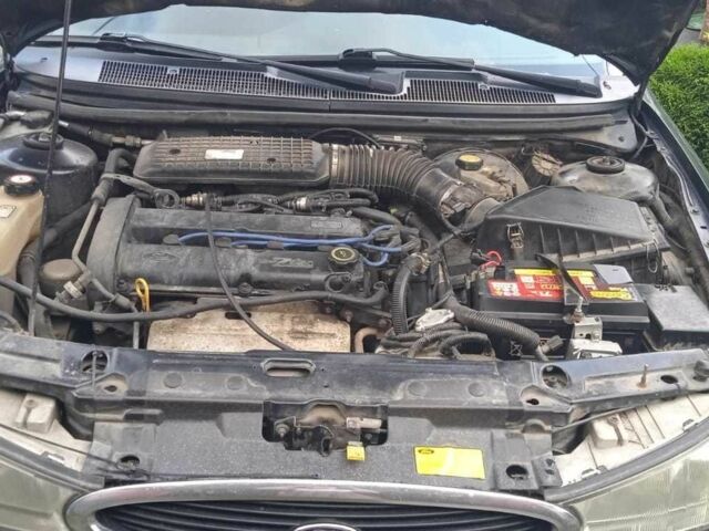 Зеленый Форд Мондео, объемом двигателя 2 л и пробегом 300 тыс. км за 2300 $, фото 6 на Automoto.ua