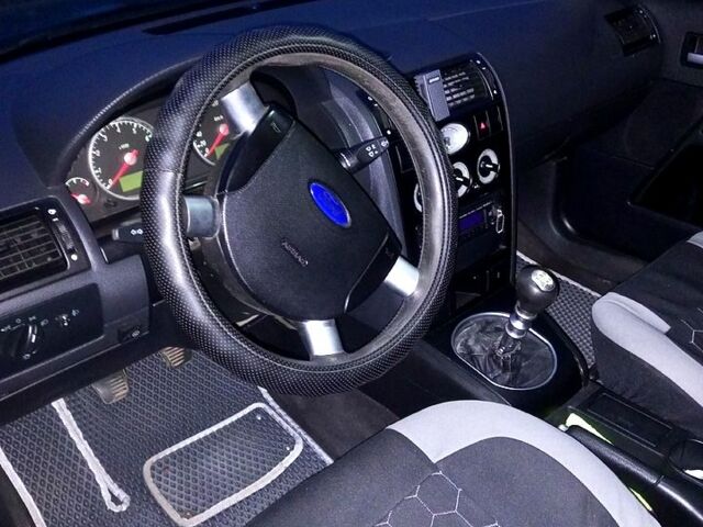 Зелений Форд Мондео, об'ємом двигуна 1.8 л та пробігом 230 тис. км за 3500 $, фото 2 на Automoto.ua