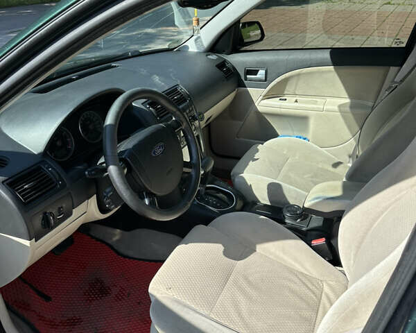 Зелений Форд Мондео, об'ємом двигуна 2 л та пробігом 229 тис. км за 3800 $, фото 6 на Automoto.ua