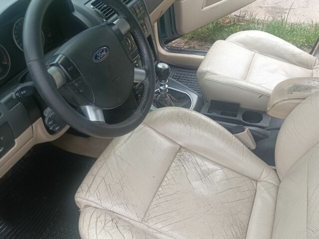 Зеленый Форд Мондео, объемом двигателя 2 л и пробегом 320 тыс. км за 2300 $, фото 3 на Automoto.ua