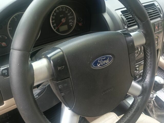 Зеленый Форд Мондео, объемом двигателя 2 л и пробегом 320 тыс. км за 2300 $, фото 4 на Automoto.ua