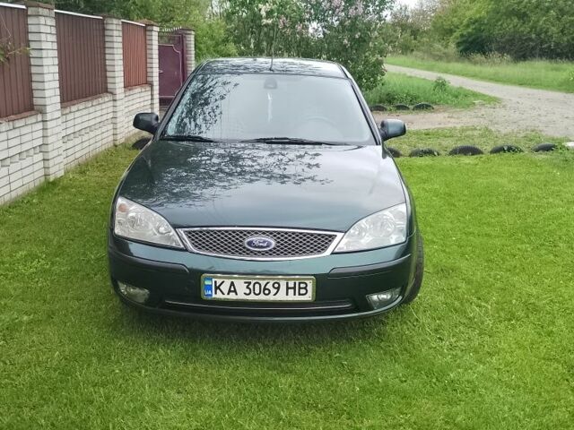 Зеленый Форд Мондео, объемом двигателя 2 л и пробегом 244 тыс. км за 4600 $, фото 2 на Automoto.ua