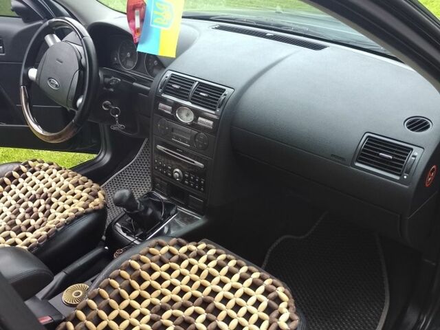 Зеленый Форд Мондео, объемом двигателя 2 л и пробегом 244 тыс. км за 4600 $, фото 6 на Automoto.ua