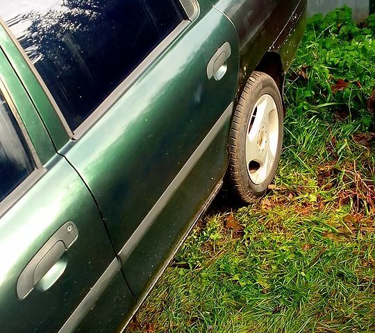 Зеленый Форд Мондео, объемом двигателя 1.6 л и пробегом 356 тыс. км за 1500 $, фото 1 на Automoto.ua