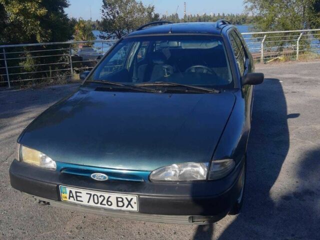 Зелений Форд Мондео, об'ємом двигуна 1.8 л та пробігом 325 тис. км за 2330 $, фото 4 на Automoto.ua