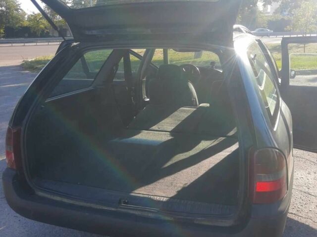 Зелений Форд Мондео, об'ємом двигуна 1.8 л та пробігом 325 тис. км за 2330 $, фото 8 на Automoto.ua