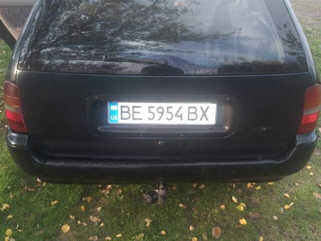 Зелений Форд Мондео, об'ємом двигуна 1.8 л та пробігом 300 тис. км за 1500 $, фото 3 на Automoto.ua