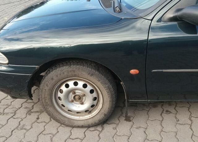 Зелений Форд Мондео, об'ємом двигуна 1.8 л та пробігом 284 тис. км за 1750 $, фото 6 на Automoto.ua