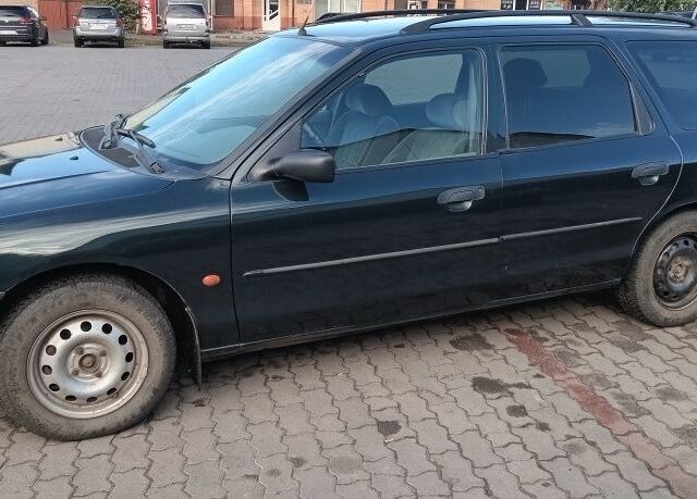 Зелений Форд Мондео, об'ємом двигуна 1.8 л та пробігом 284 тис. км за 1750 $, фото 5 на Automoto.ua