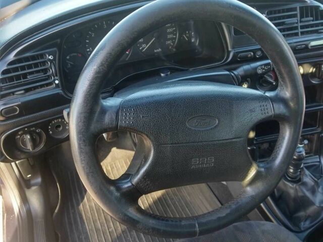 Зелений Форд Мондео, об'ємом двигуна 1.8 л та пробігом 325 тис. км за 2330 $, фото 20 на Automoto.ua