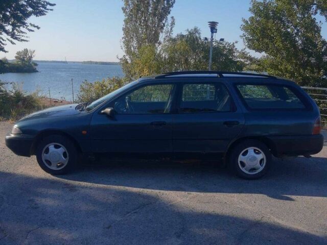 Зелений Форд Мондео, об'ємом двигуна 1.8 л та пробігом 325 тис. км за 2330 $, фото 2 на Automoto.ua