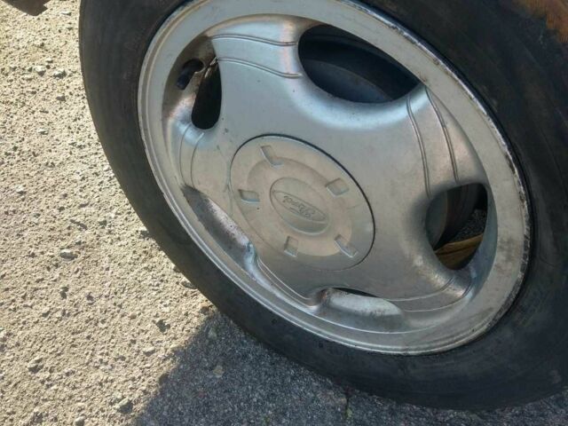 Зелений Форд Мондео, об'ємом двигуна 1.8 л та пробігом 325 тис. км за 2330 $, фото 16 на Automoto.ua