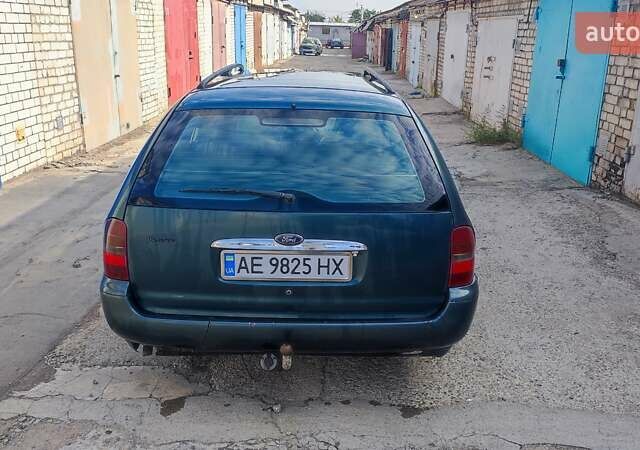 Зеленый Форд Мондео, объемом двигателя 0 л и пробегом 430 тыс. км за 1800 $, фото 3 на Automoto.ua