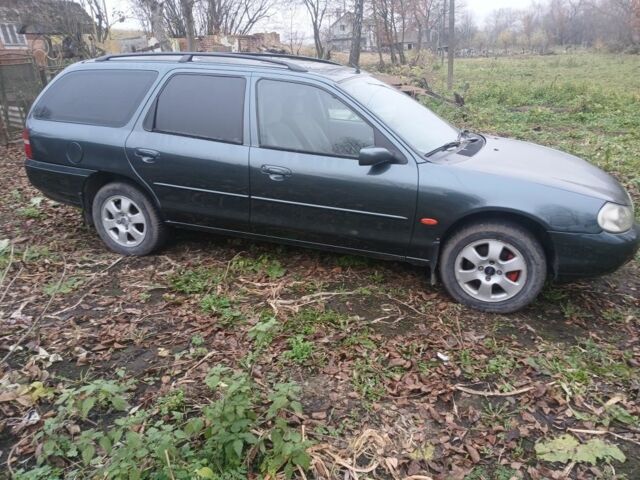 Зелений Форд Мондео, об'ємом двигуна 1.8 л та пробігом 300 тис. км за 2100 $, фото 2 на Automoto.ua