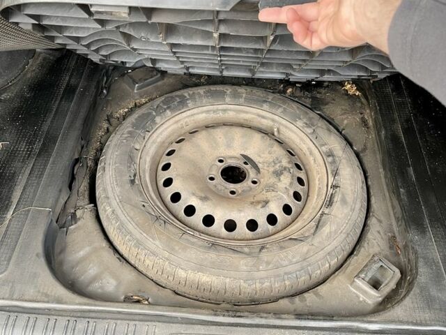 Зеленый Форд Мондео, объемом двигателя 2 л и пробегом 440 тыс. км за 1400 $, фото 4 на Automoto.ua