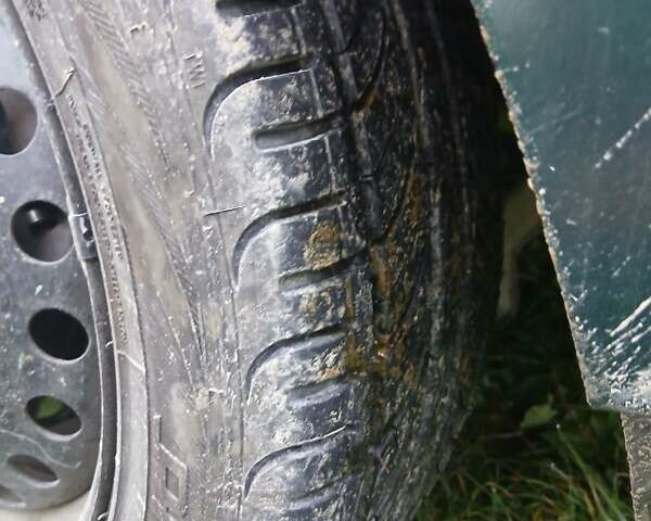 Зеленый Форд Мондео, объемом двигателя 2 л и пробегом 348 тыс. км за 2500 $, фото 3 на Automoto.ua