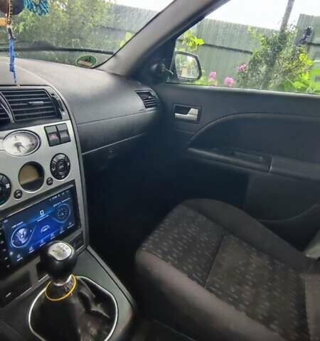 Зеленый Форд Мондео, объемом двигателя 2 л и пробегом 348 тыс. км за 2500 $, фото 1 на Automoto.ua