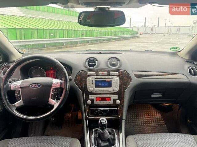 Зеленый Форд Мондео, объемом двигателя 2 л и пробегом 343 тыс. км за 6190 $, фото 12 на Automoto.ua