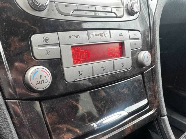 Зеленый Форд Мондео, объемом двигателя 2 л и пробегом 343 тыс. км за 6190 $, фото 23 на Automoto.ua