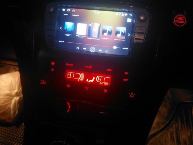 Зеленый Форд Мондео, объемом двигателя 2 л и пробегом 2 тыс. км за 2700 $, фото 7 на Automoto.ua