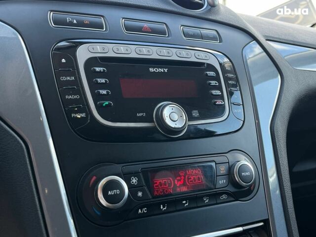 Зелений Форд Мондео, об'ємом двигуна 1.6 л та пробігом 287 тис. км за 8690 $, фото 28 на Automoto.ua