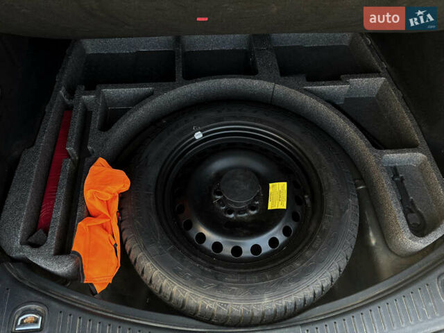 Зелений Форд Мондео, об'ємом двигуна 1.6 л та пробігом 286 тис. км за 8200 $, фото 16 на Automoto.ua