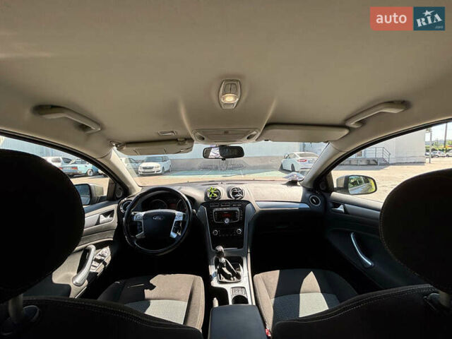 Зелений Форд Мондео, об'ємом двигуна 1.6 л та пробігом 286 тис. км за 8200 $, фото 18 на Automoto.ua