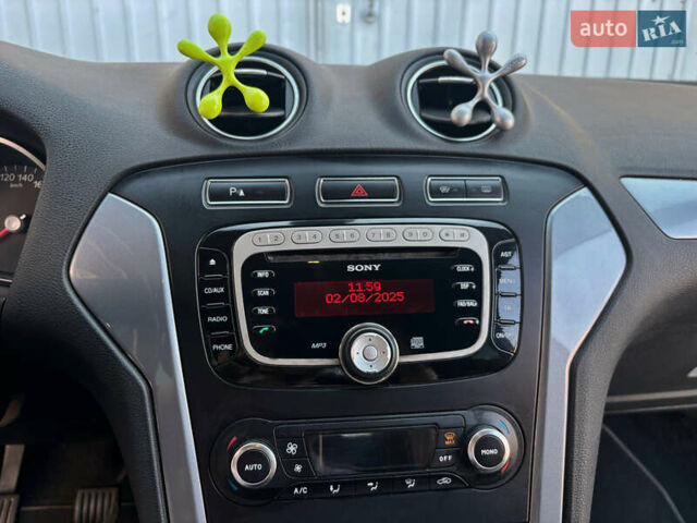 Зелений Форд Мондео, об'ємом двигуна 1.6 л та пробігом 286 тис. км за 8200 $, фото 25 на Automoto.ua