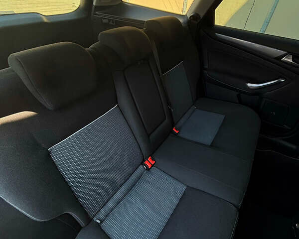 Зелений Форд Мондео, об'ємом двигуна 1.6 л та пробігом 286 тис. км за 8200 $, фото 22 на Automoto.ua