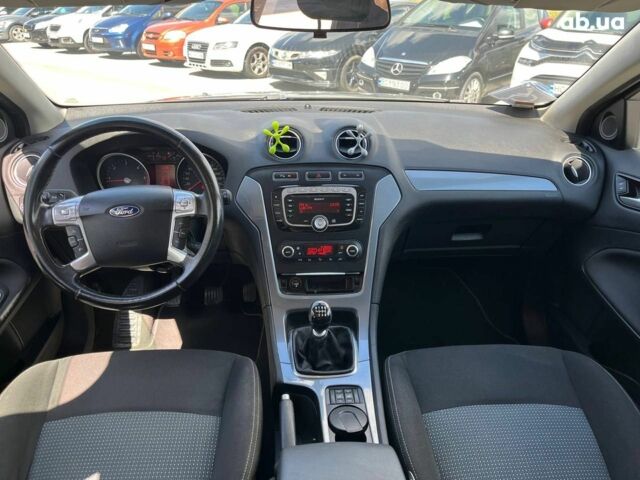 Зелений Форд Мондео, об'ємом двигуна 1.6 л та пробігом 287 тис. км за 8690 $, фото 20 на Automoto.ua