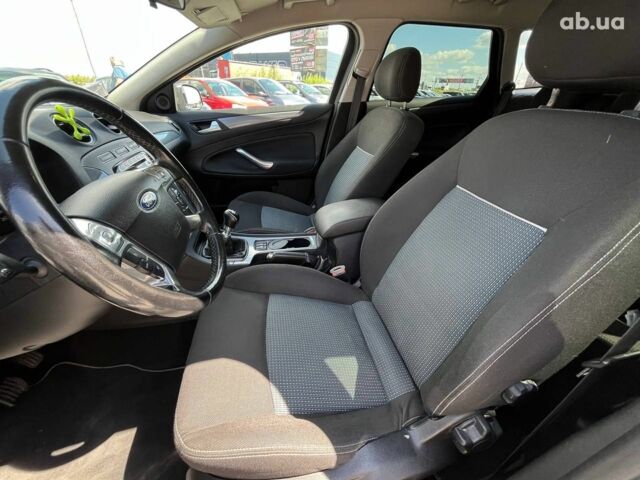 Зелений Форд Мондео, об'ємом двигуна 1.6 л та пробігом 287 тис. км за 8690 $, фото 31 на Automoto.ua