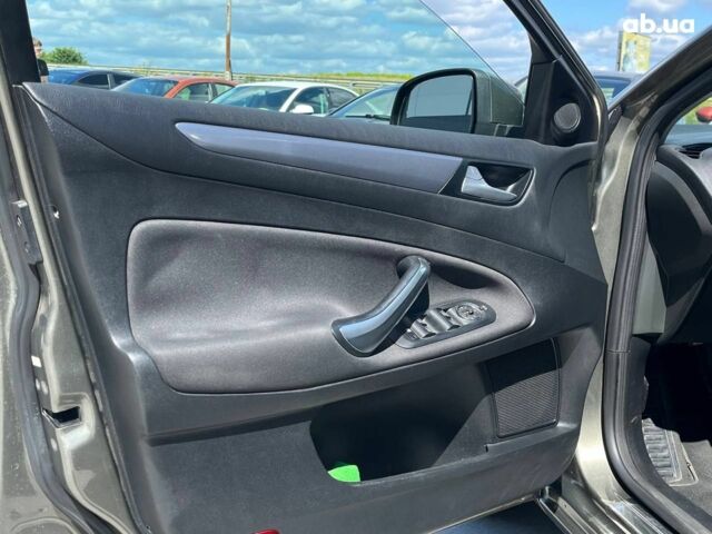 Зелений Форд Мондео, об'ємом двигуна 1.6 л та пробігом 287 тис. км за 8690 $, фото 36 на Automoto.ua