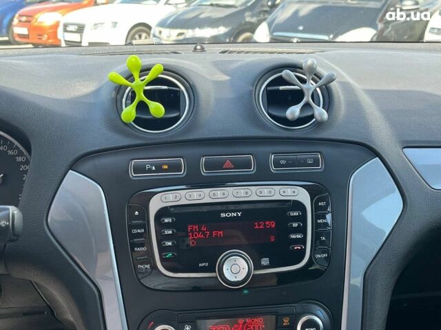 Зелений Форд Мондео, об'ємом двигуна 1.6 л та пробігом 287 тис. км за 8690 $, фото 29 на Automoto.ua