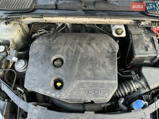 Зелений Форд Мондео, об'ємом двигуна 1.6 л та пробігом 198 тис. км за 8300 $, фото 39 на Automoto.ua