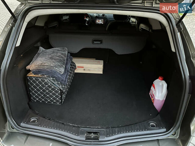 Зелений Форд Мондео, об'ємом двигуна 1.6 л та пробігом 198 тис. км за 8300 $, фото 37 на Automoto.ua