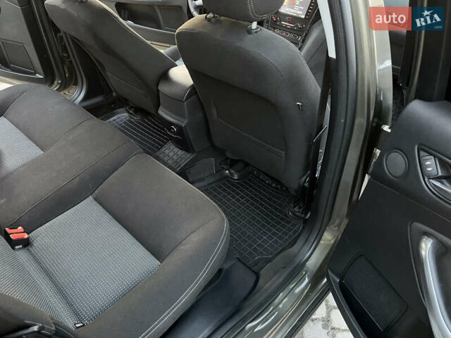 Зелений Форд Мондео, об'ємом двигуна 1.6 л та пробігом 198 тис. км за 8300 $, фото 28 на Automoto.ua