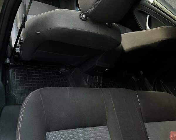 Зелений Форд Мондео, об'ємом двигуна 1.6 л та пробігом 198 тис. км за 8300 $, фото 26 на Automoto.ua