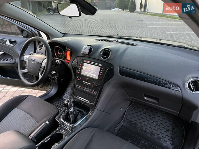 Зелений Форд Мондео, об'ємом двигуна 1.6 л та пробігом 198 тис. км за 8300 $, фото 30 на Automoto.ua