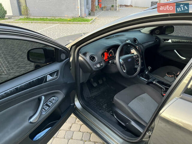 Зелений Форд Мондео, об'ємом двигуна 1.6 л та пробігом 198 тис. км за 8300 $, фото 24 на Automoto.ua