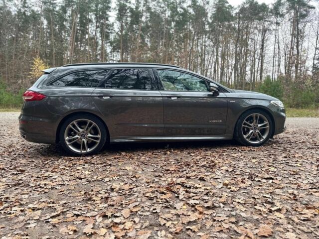 Зеленый Форд Мондео, объемом двигателя 2 л и пробегом 37 тыс. км за 8000 $, фото 3 на Automoto.ua