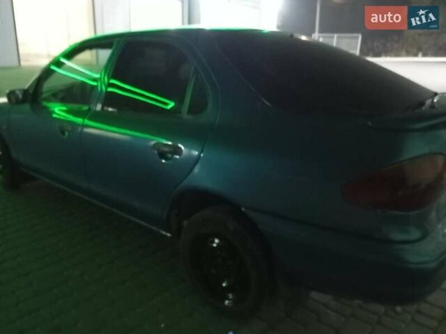 Зеленый Форд Мондео, объемом двигателя 1.6 л и пробегом 165 тыс. км за 1650 $, фото 2 на Automoto.ua